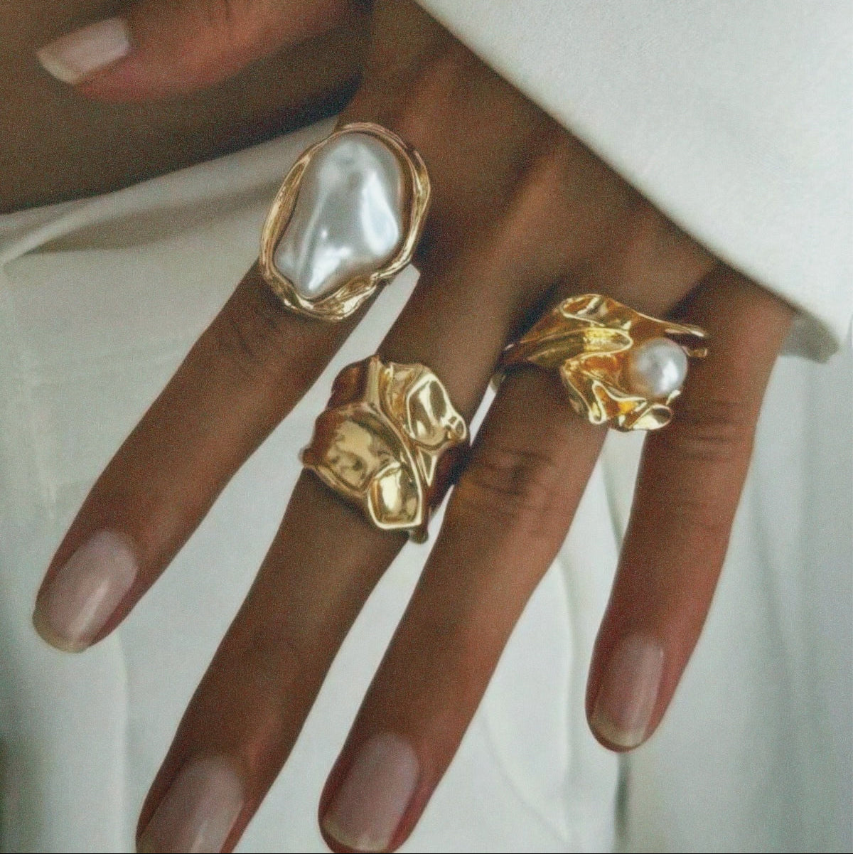AURA PEARL RING GOLD