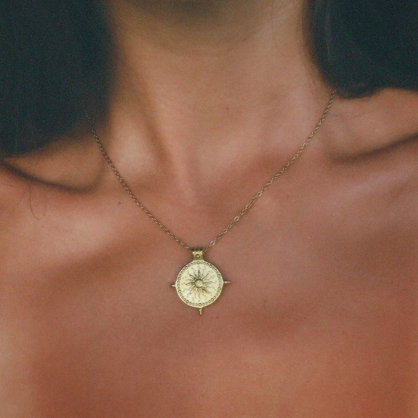 AURA SOLAR NECKLACE GOLD