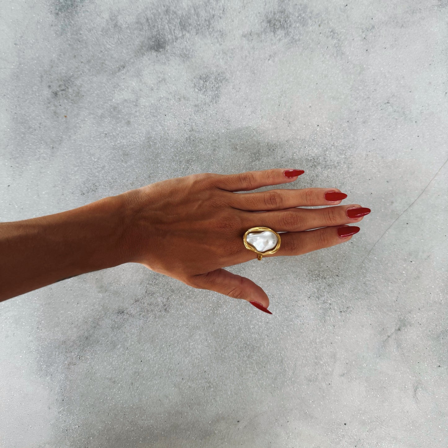 AURA PEARL RING GOLD