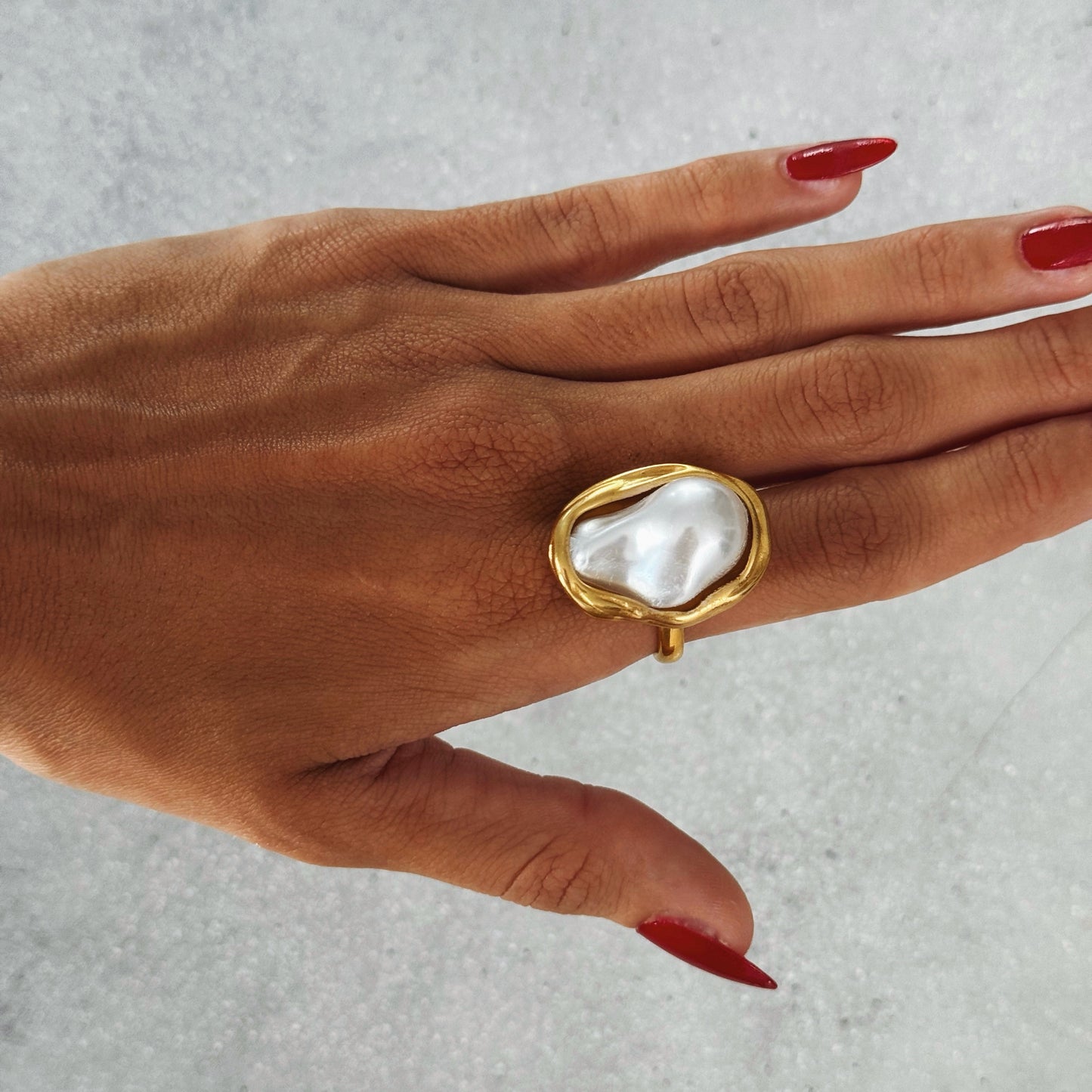 AURA PEARL RING GOLD