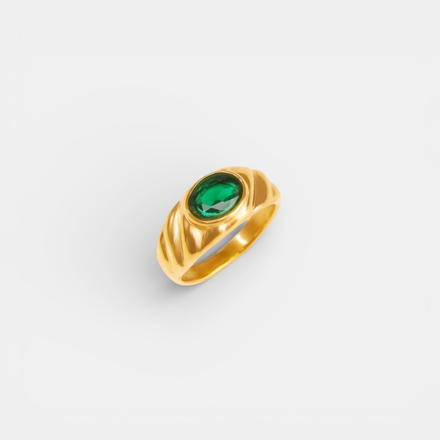 EMERALD FLAME RING GOLD