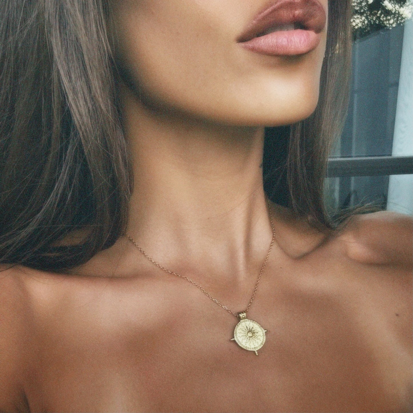 AURA SOLAR NECKLACE GOLD